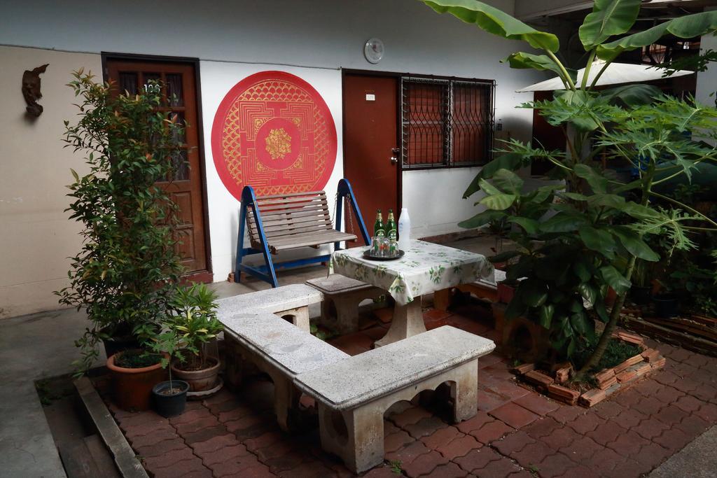 Neo Court Hotel Chiang Mai Buitenkant foto
